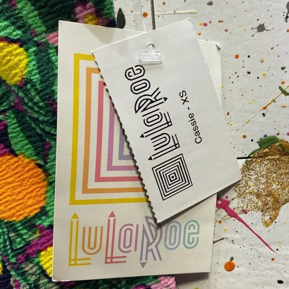 NWT LuLaRoe Cassie Skirt Size XS - Picture 2 of 3